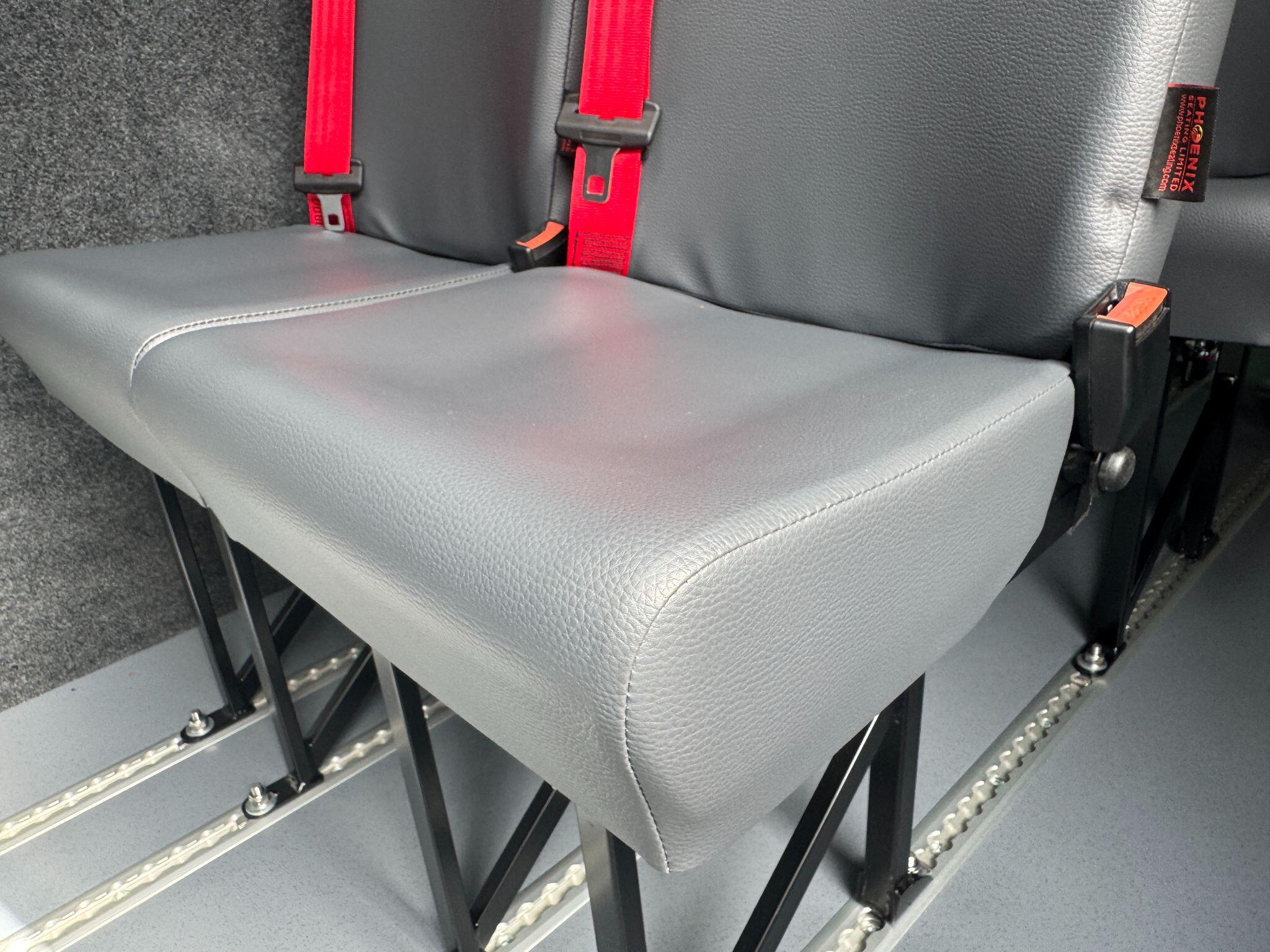 Peugeot Boxer image 13